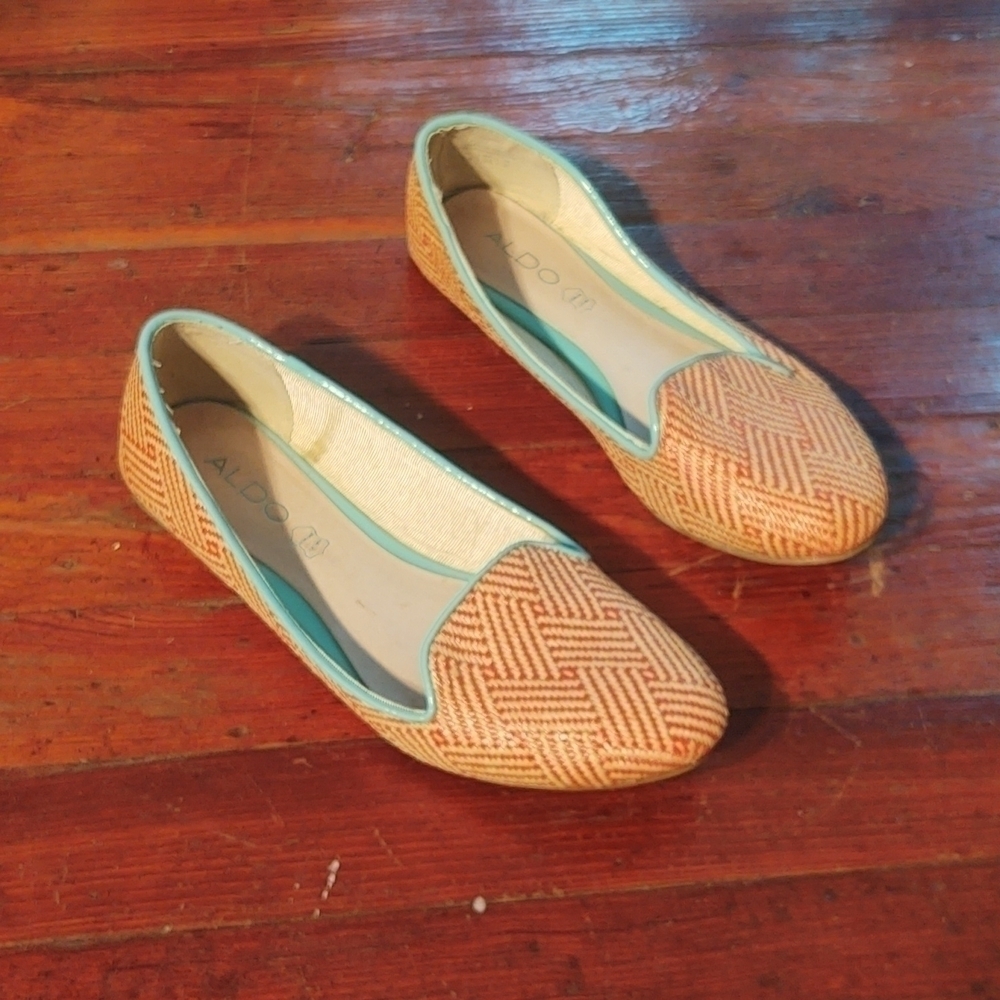 Aldo Red and Tan Woven Upper with Light Blue Trim Leather Footbed Flats Sz 7.5